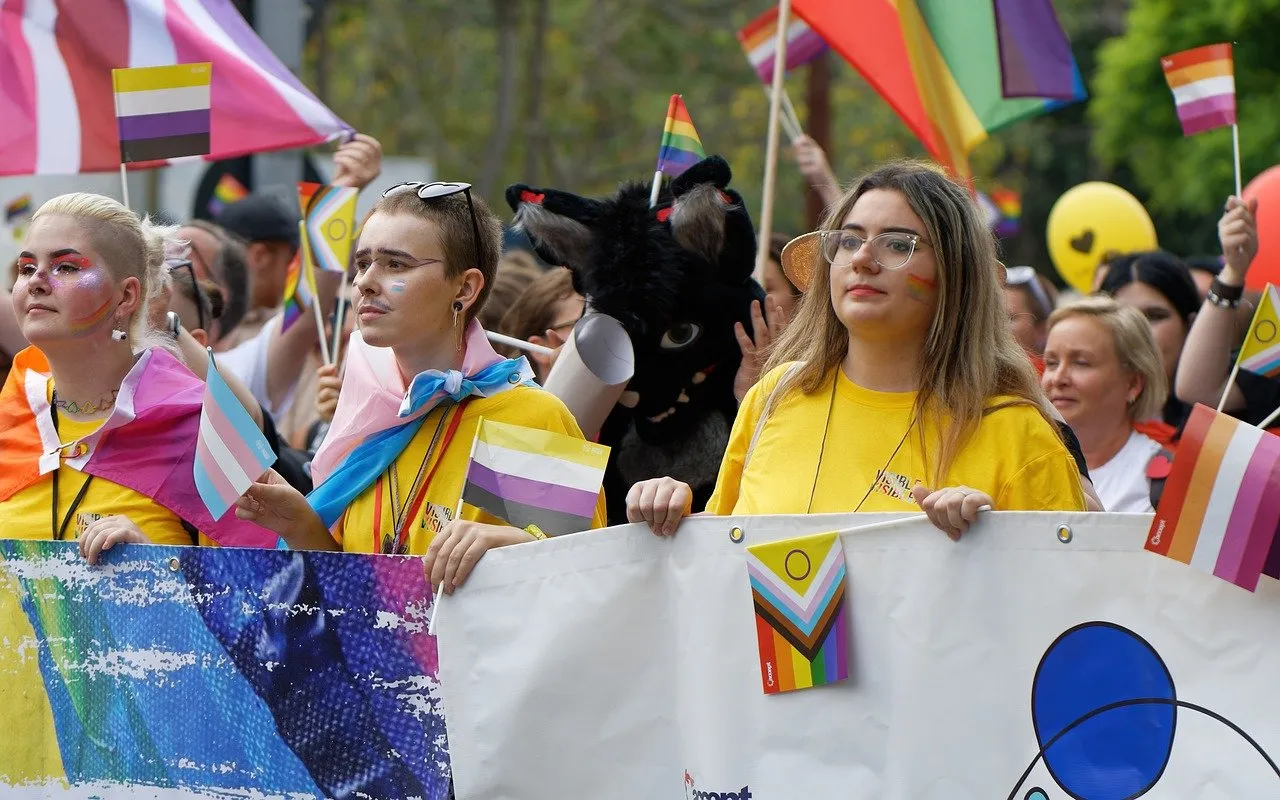 L’insécurité "quotidienne" pour les personnes LGBT face à l'extrême droite